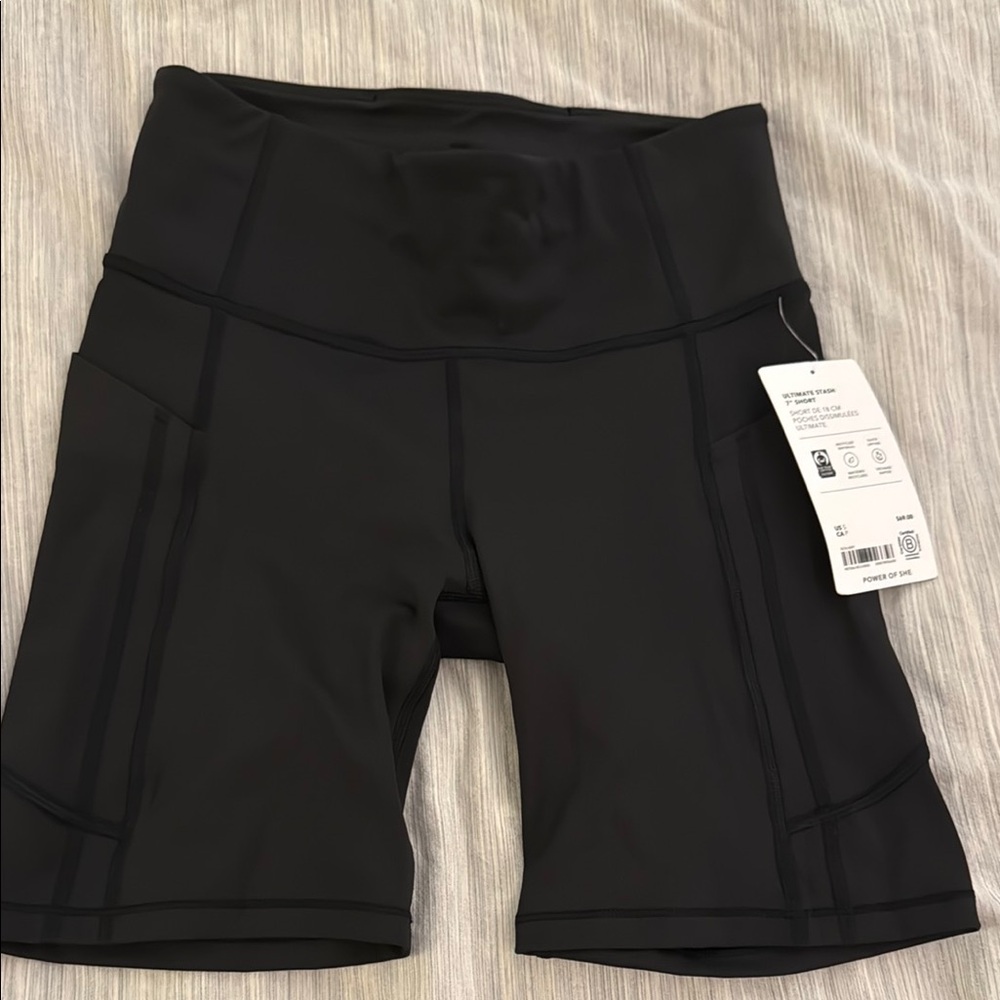 Athleta Black Ultimate Stash 7” Short Small Black NWT